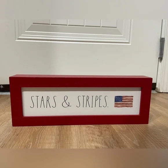 Rae Dunn Wooden Sign - Red Stars & Stripes with American Flag - Picture 1 of 2